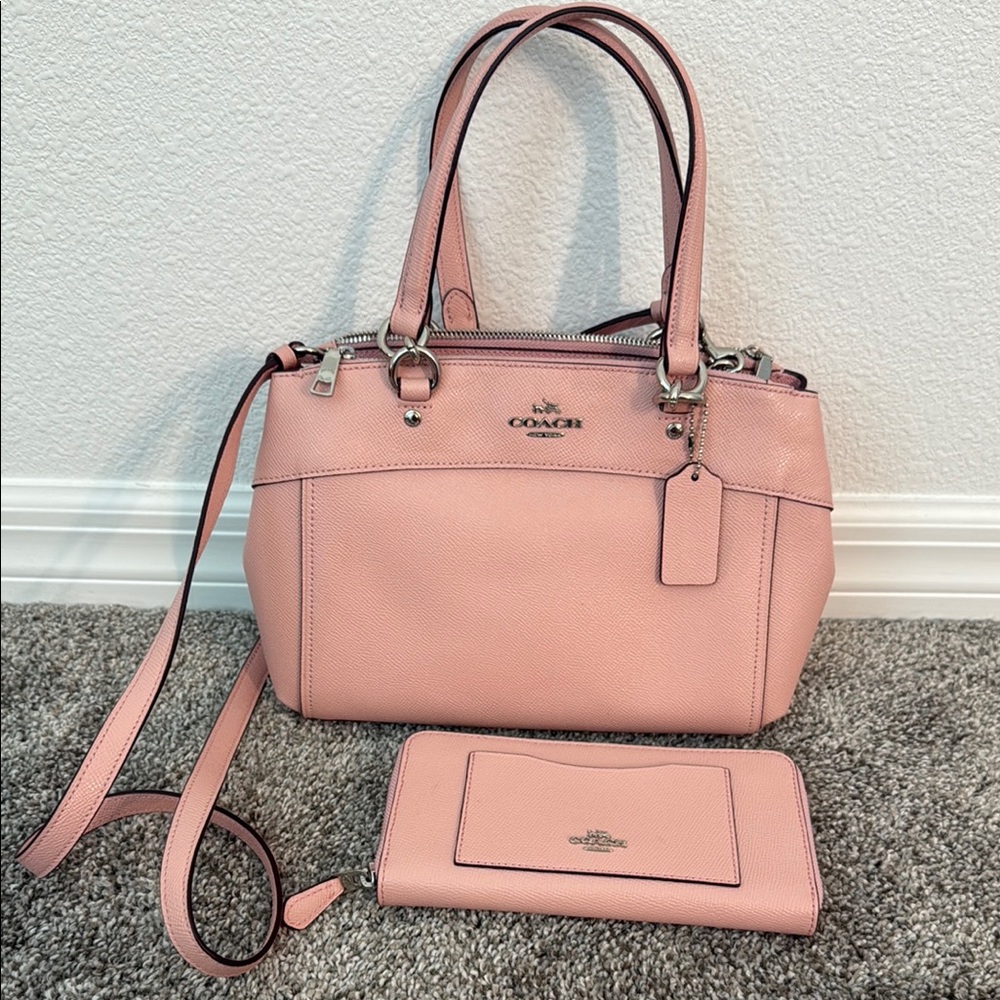 Coach Pink Satchel Bag with Sophisticated Design